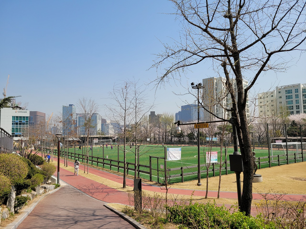 吸引更多的 吸引更多的